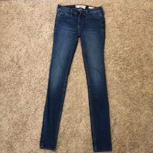 blue skinny jeans
